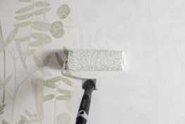 Illustrasjonsbilde maling av tapet