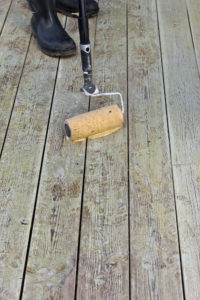 Rensemiddel løser opp gammel overflatebehandlig