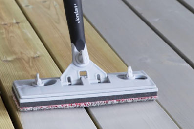 Nye EasyPad fra Jordan gjør de tenklere å beise terrassen